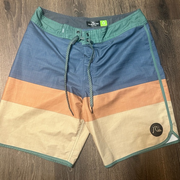 Quiksilver Men's Surfsilk Tijuana 19" Boardshort Beach shorts men size 32 - Picture 1 of 13